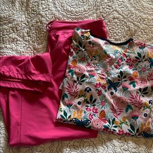 Med Couture Floral Print Scrub Top w Infinity bottoms 2xl